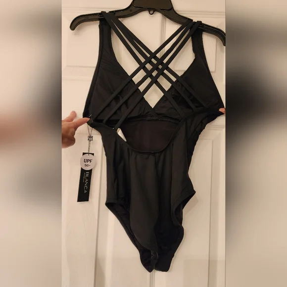 La Blanca Island Goddess Multi-Strap Cross-Back One Piece - Black Sz 6